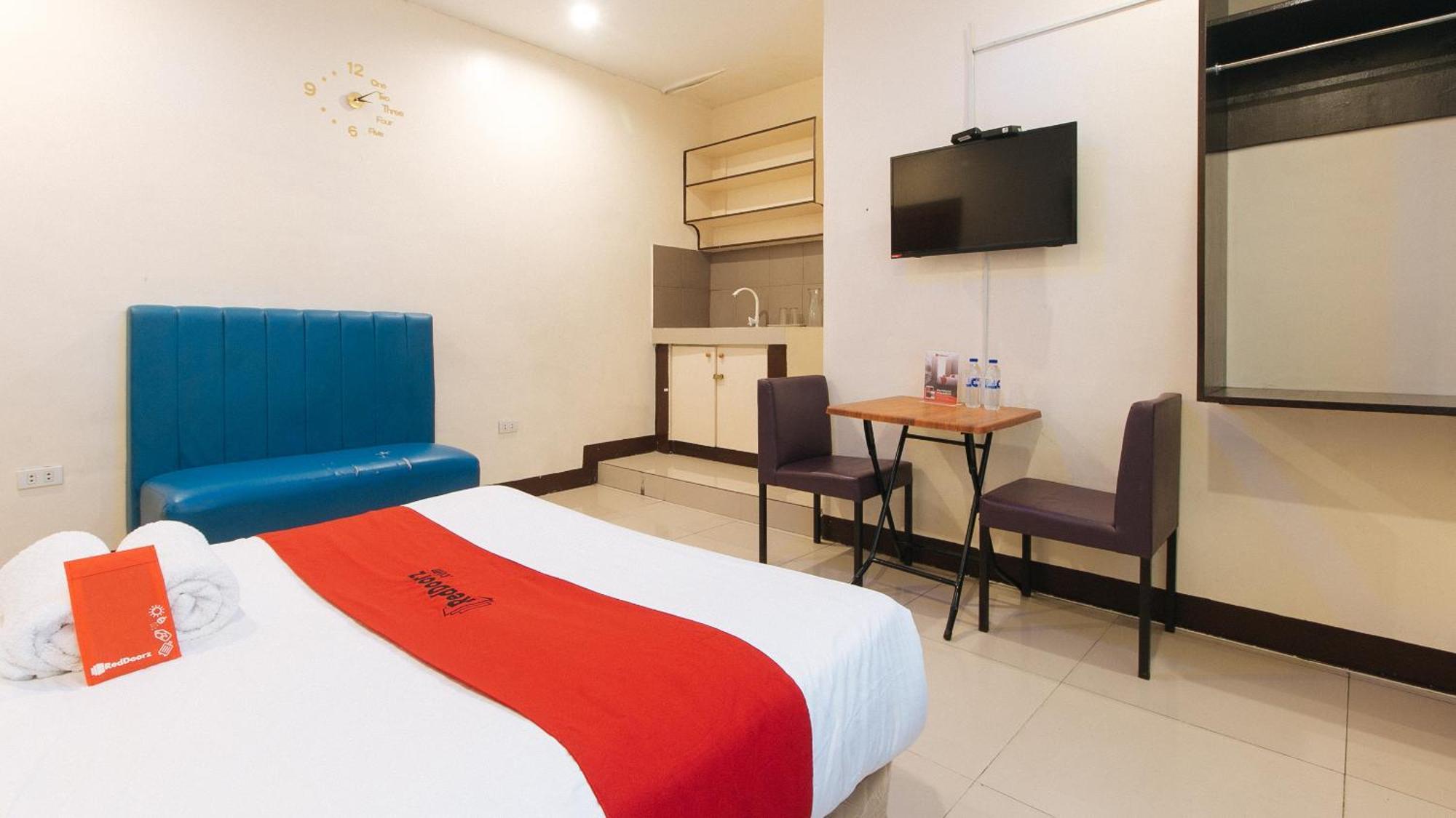 Reddoorz At V-Cat Apartelle Sampaloc Manila Dış mekan fotoğraf
