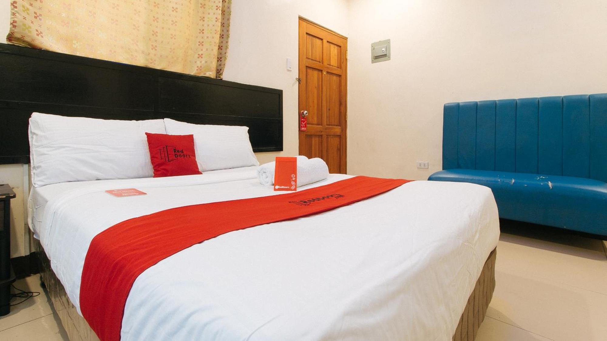 Reddoorz At V-Cat Apartelle Sampaloc Manila Dış mekan fotoğraf