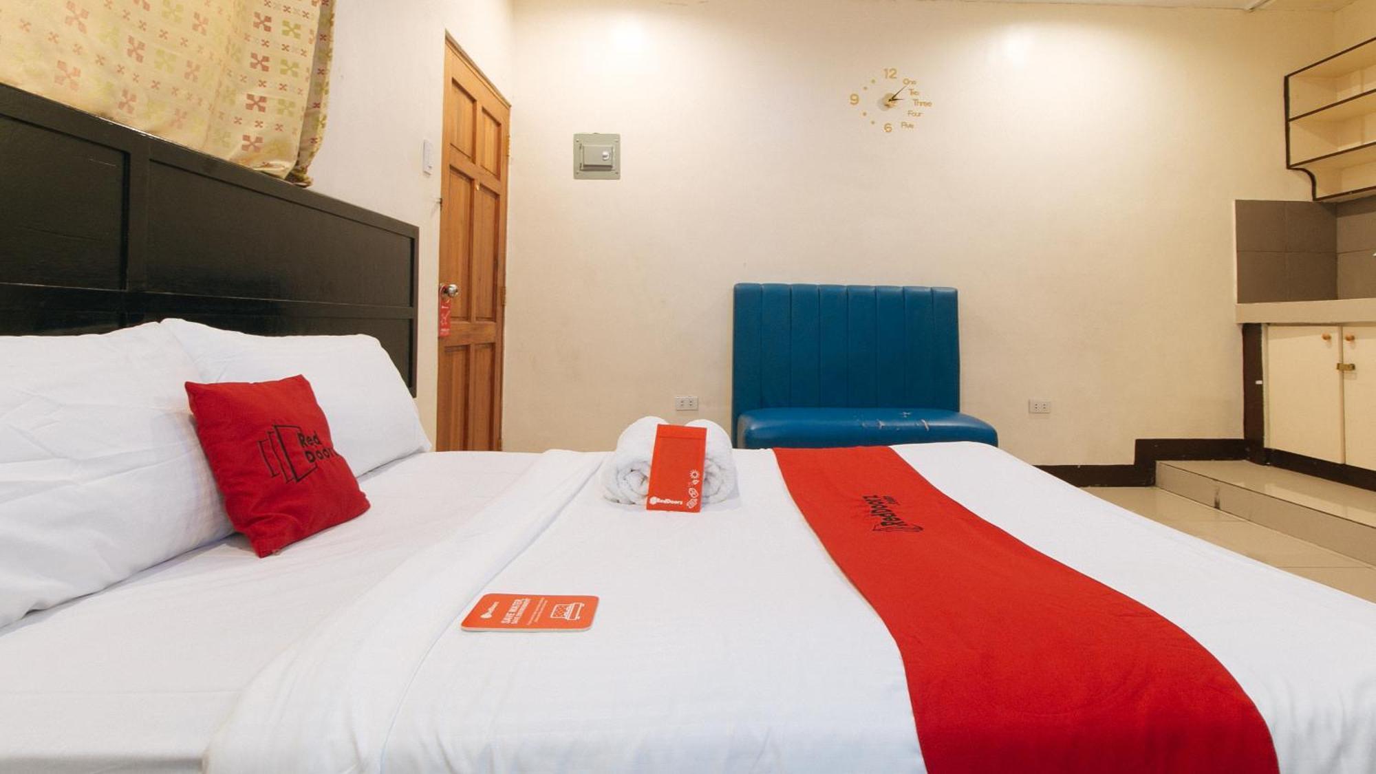 Reddoorz At V-Cat Apartelle Sampaloc Manila Dış mekan fotoğraf