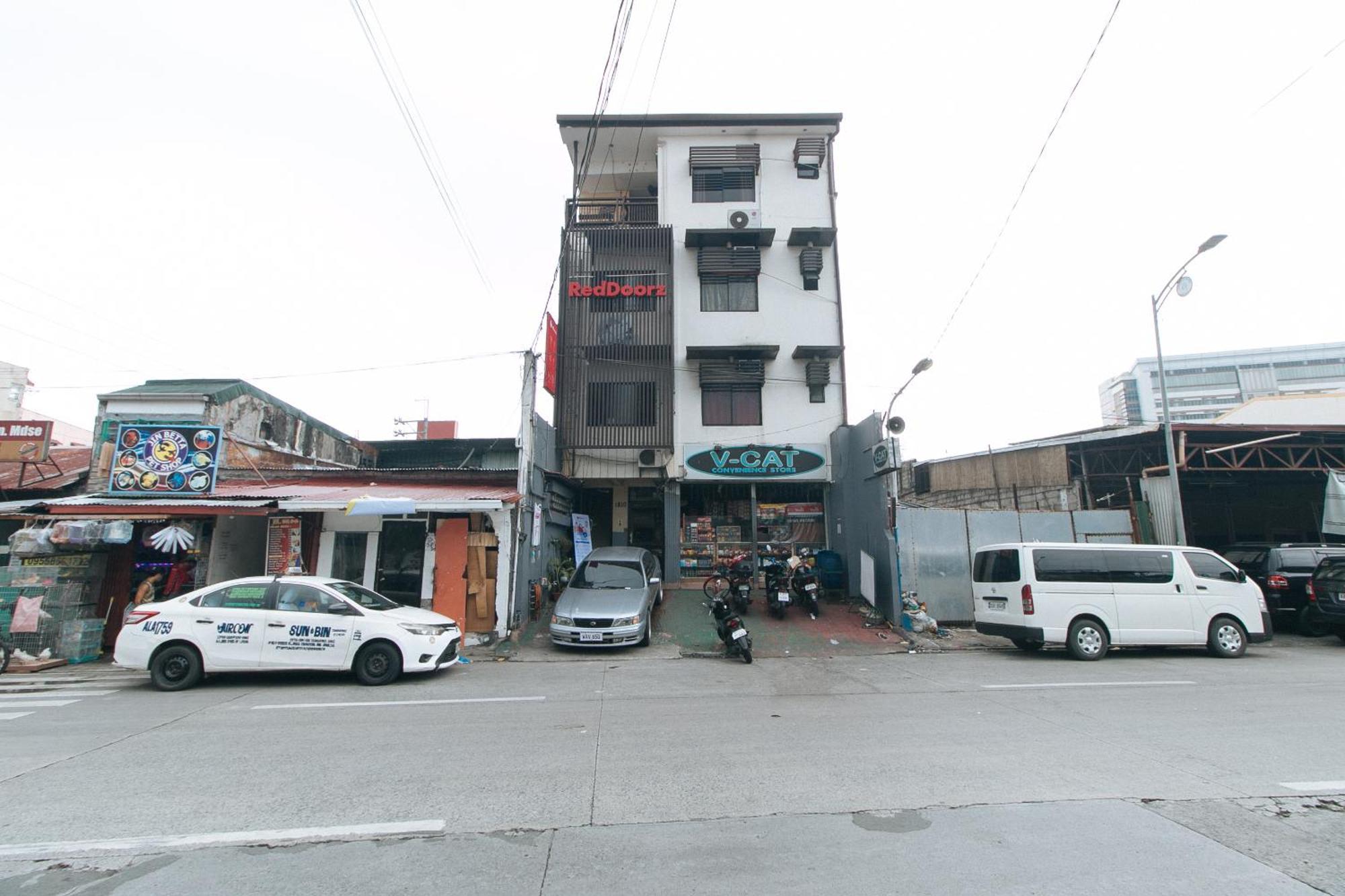 Reddoorz At V-Cat Apartelle Sampaloc Manila Dış mekan fotoğraf