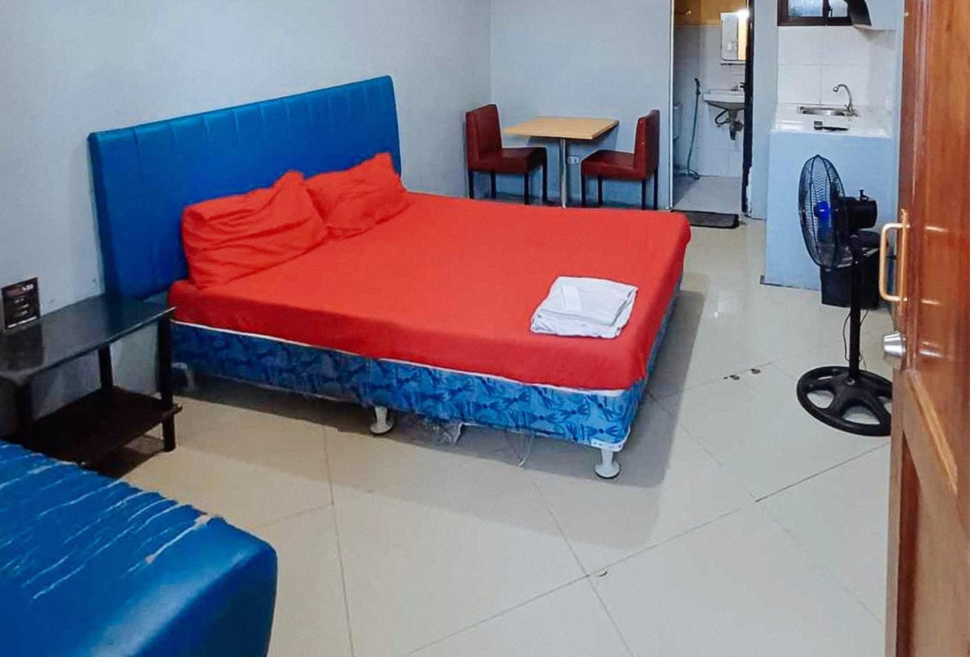 Reddoorz At V-Cat Apartelle Sampaloc Manila Dış mekan fotoğraf