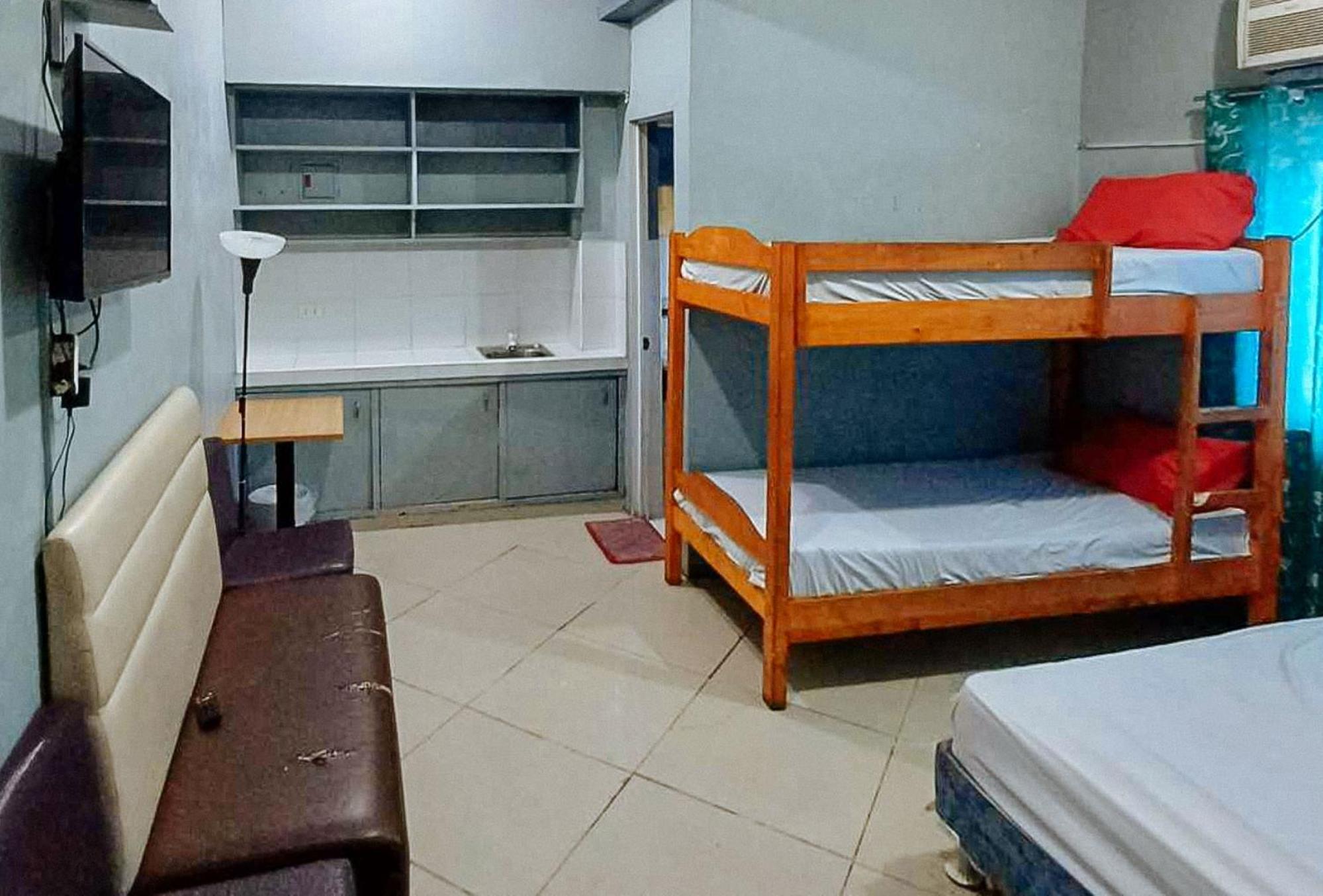 Reddoorz At V-Cat Apartelle Sampaloc Manila Dış mekan fotoğraf