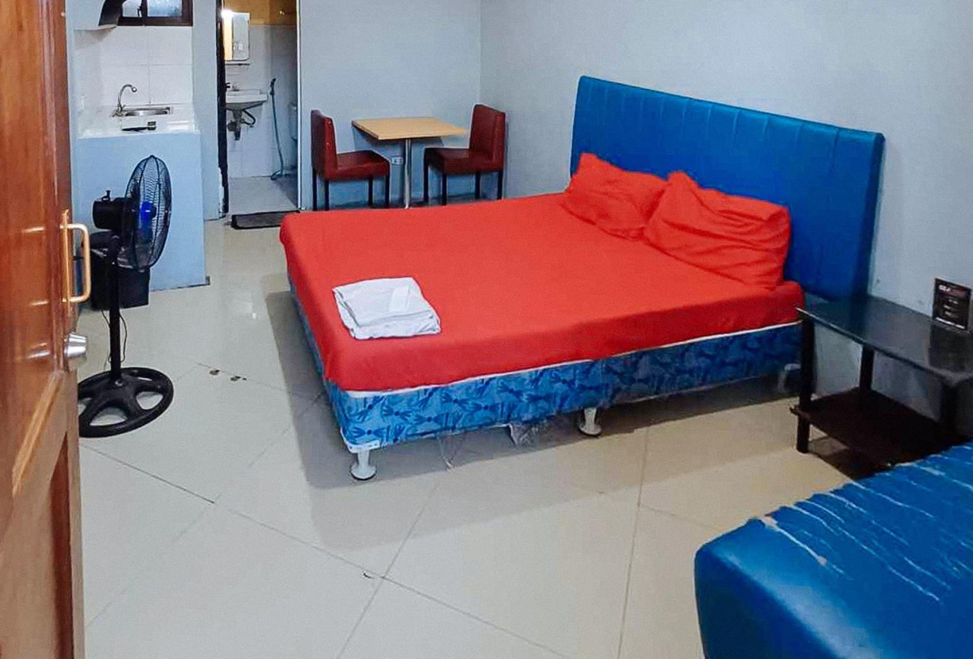Reddoorz At V-Cat Apartelle Sampaloc Manila Dış mekan fotoğraf