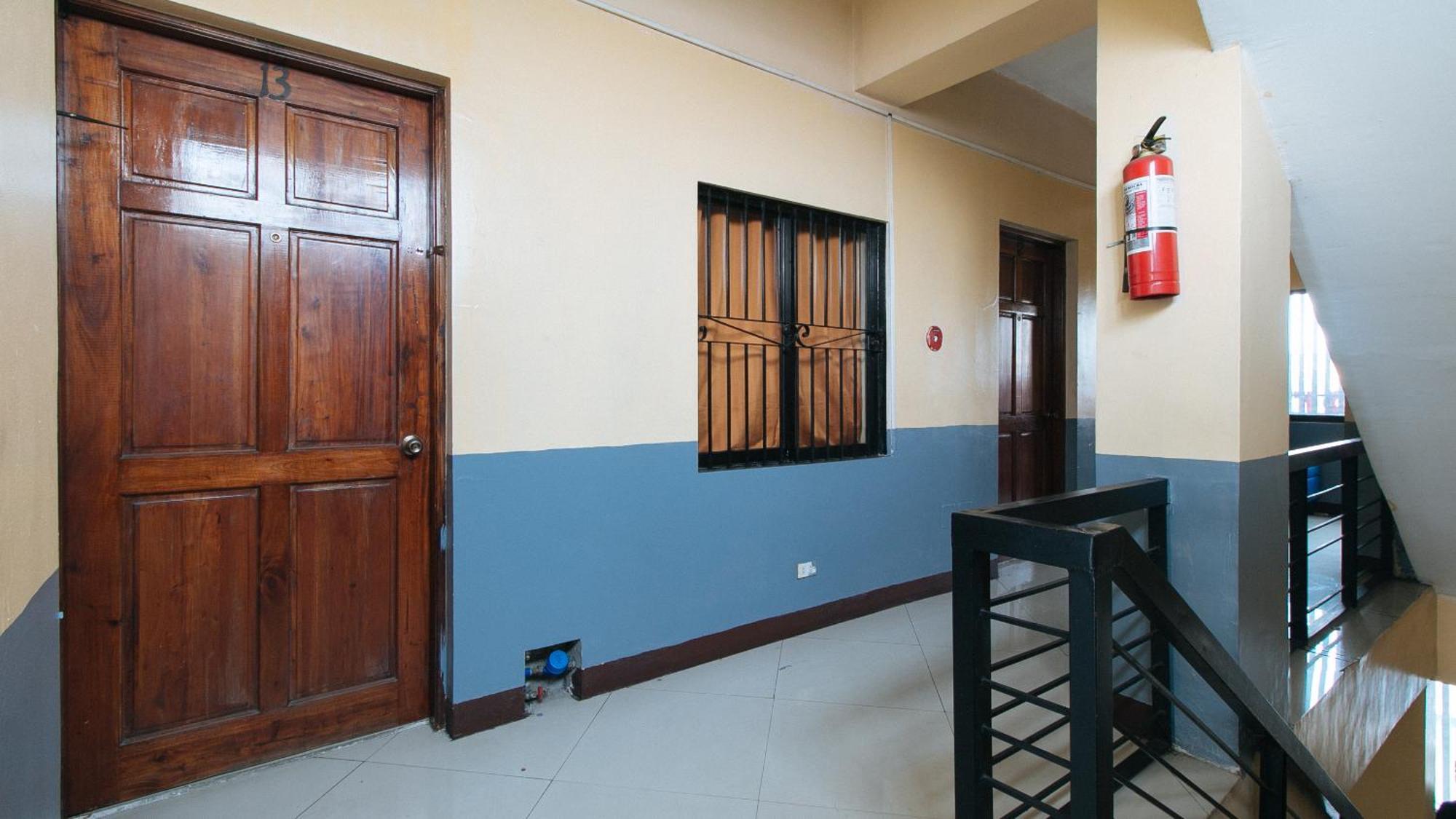 Reddoorz At V-Cat Apartelle Sampaloc Manila Dış mekan fotoğraf